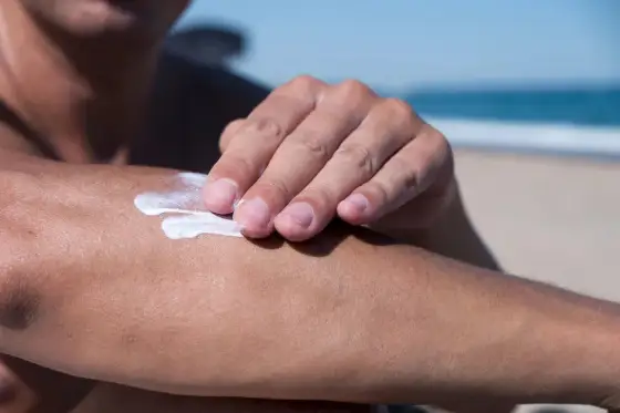 Diethylamino Hydroxybenzoyl Hexyl Benzoate - Co to za filtr UVA?